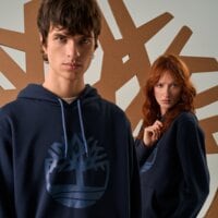 Bluza męska TIMBERLAND BLUZA Z KAPTUREM NORTHWOOD TREE LOGO tb0a626u4331 kolor granatowy