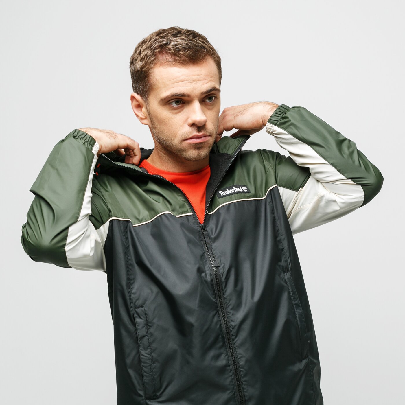 WINDBREAKER 1〜17 Under Armour Stretch Woven Windbreaker czarny (6003001-001)