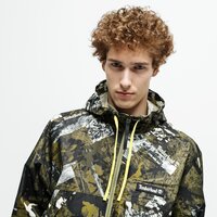 Kurtka przejściowa męska (wiosenna i jesienna) TIMBERLAND KURTKA YC URBAN CAMO AOP WINDBREAKER tb0a28ccz521 kolor multicolor