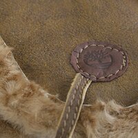 Czapka zimowa damska TIMBERLAND CZAPKA Z WOMEN'S SHEARLING TRAPPER j1532228 kolor brązowy
